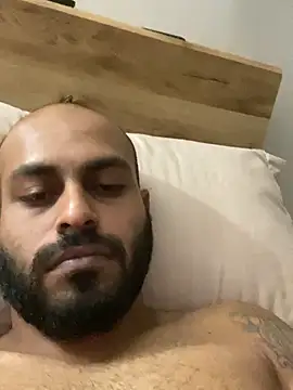 islandvybee55 online show from April 19, 2026, 3:02 pm