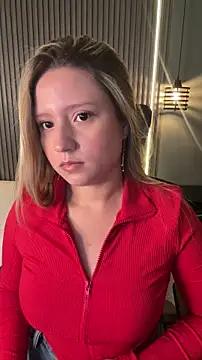 Snapshot of MiaPetit_ chatting on December 17, 2025, 8:03 pm MiaPetit online show from December 17, 2025, 8:03 pm