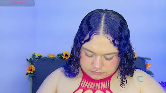 lunitaa0 online show from March 26, 2026, 5:39 am