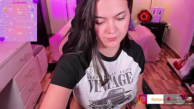 NahiaraEvans  online show from March 25, 2026, 8:35 am