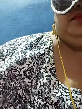 Snapshot of tamilthanushri chatting on March 2, 2025, 4:17 am tamilthanushri online show from March 2, 2025, 4:17 am
