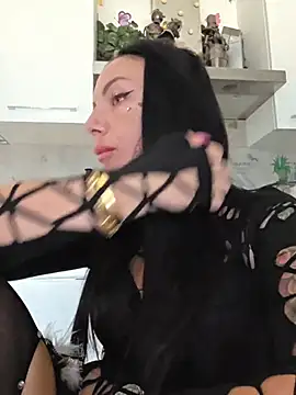 cicciolina online show from November 10, 2025, 1:38 pm