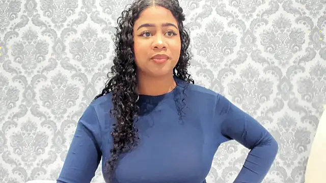 Sofi Fox  online show from December 3, 2025, 7:46 pm