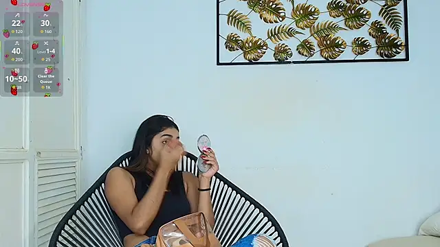 natalia aguirre1 online show from November 4, 2025, 12:09 pm