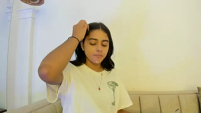 natalia aguirre1 online show from October 13, 2025, 12:29 pm