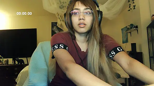 Snapshot of PolinaLoveX chatting on December 29, 2024, 11:18 pm PolinaLoveX online show from December 29, 2024, 11:18 pm