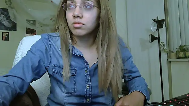 Snapshot of PolinaLoveX chatting on November 7, 2025, 2:49 am PolinaLoveX online show from November 7, 2025, 2:49 am