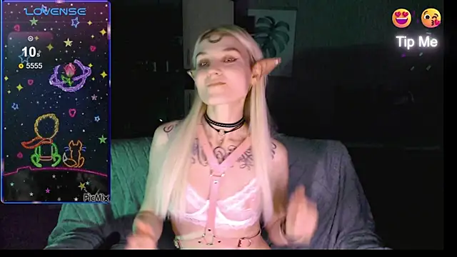 Snapshot of mischellemeow13 chatting on September 30, 2025, 11:44 pm mischellemeow13 online show from September 30, 2025, 11:44 pm