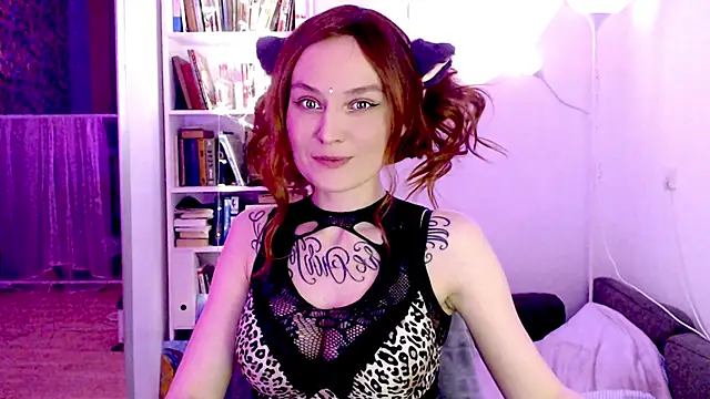 Snapshot of mischellemeow13 chatting on February 7, 2025, 1:04 am mischellemeow13 online show from February 7, 2025, 1:04 am