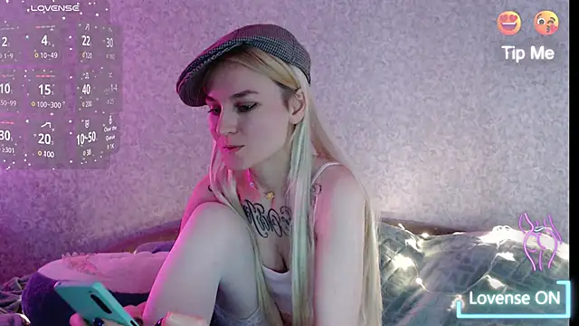 Snapshot of mischellemeow13 chatting on December 5, 2024, 8:49 am mischellemeow13 online show from December 5, 2024, 8:49 am