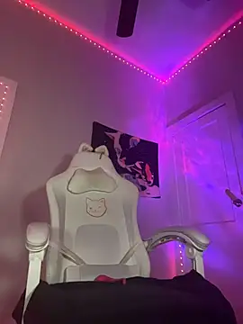 Snapshot of loveluna8 chatting on October 25, 2025, 11:53 am loveluna8 online show from October 25, 2025, 11:53 am