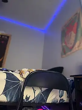 loveluna8 online show from February 3, 2026, 1:38 pm