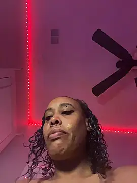 Snapshot of loveluna8 chatting on November 25, 2025, 11:05 pm loveluna8 online show from November 25, 2025, 11:05 pm