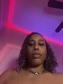 Snapshot of loveluna8 chatting on December 3, 2025, 1:28 am loveluna8 online show from December 3, 2025, 1:28 am