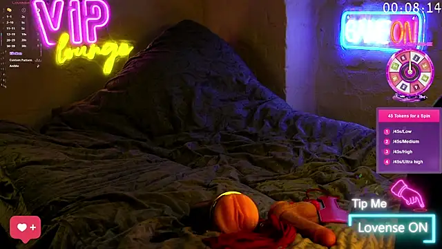 coupleofficial online show from March 14, 2025, 10:05 pm