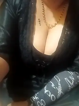 MONA DARLING31 online show from February 17, 2025, 4:31 am