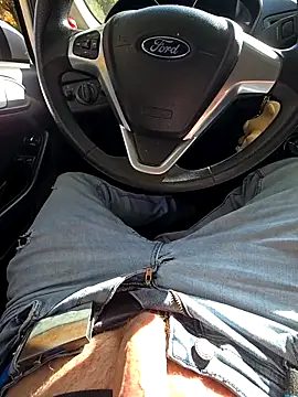 Snapshot of Titanhoott chatting on October 30, 2025, 12:58 pm Titanhoott online show from October 30, 2025, 12:58 pm