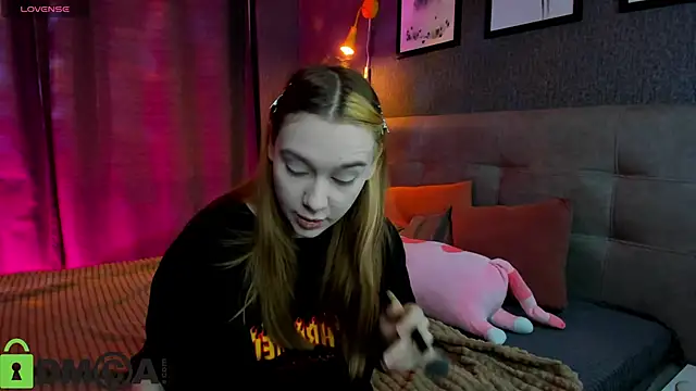 Snapshot of Lesi_Moonie01 chatting on October 18, 2025, 8:38 am Lesi Moonie01 online show from October 18, 2025, 8:38 am