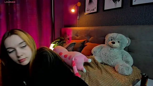 Snapshot of Lesi_Moonie01 chatting on November 19, 2025, 9:42 am Lesi Moonie01 online show from November 19, 2025, 9:42 am