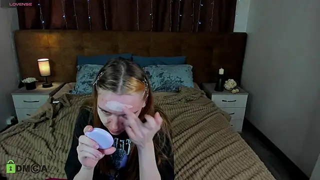 Snapshot of Lesi_Moonie01 chatting on October 8, 2025, 5:53 am Lesi Moonie01 online show from October 8, 2025, 5:53 am