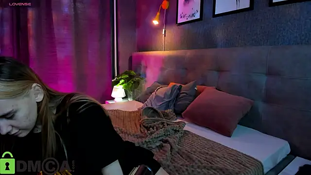 Snapshot of Lesi_Moonie01 chatting on October 17, 2025, 9:34 am Lesi Moonie01 online show from October 17, 2025, 9:34 am