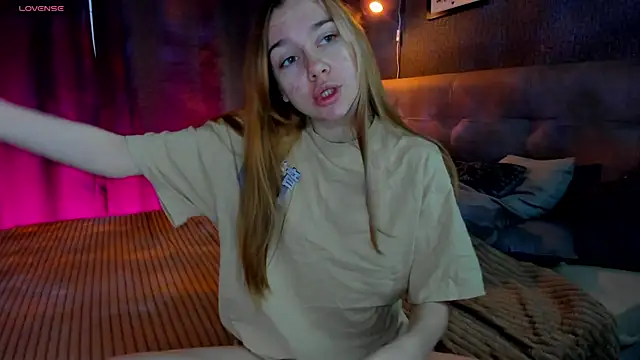 Snapshot of Lesi_Moonie01 chatting on October 4, 2025, 9:00 am Lesi Moonie01 online show from October 4, 2025, 9:00 am