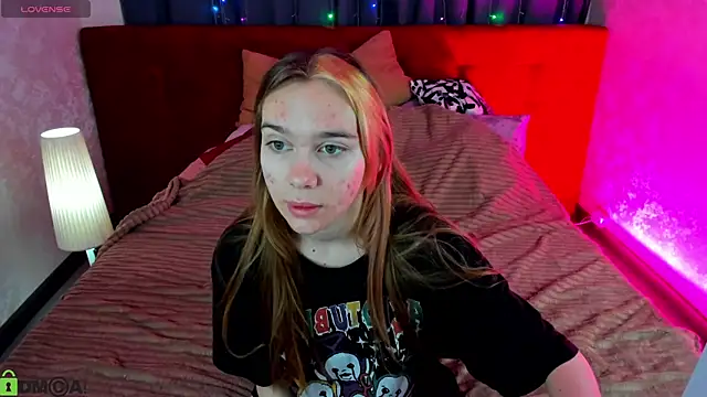 Snapshot of Lesi_Moonie01 chatting on September 22, 2025, 7:03 am Lesi Moonie01 online show from September 22, 2025, 7:03 am