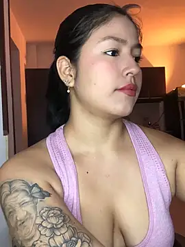 EmmaRossem online show from December 4, 2025, 7:35 pm