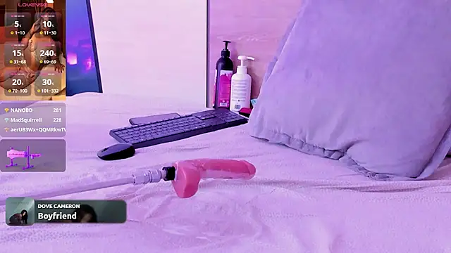 Megansttein  online show from March 9, 2025, 10:30 pm