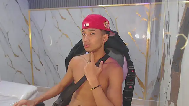 jose sexycumm online show from September 17, 2025, 6:43 pm