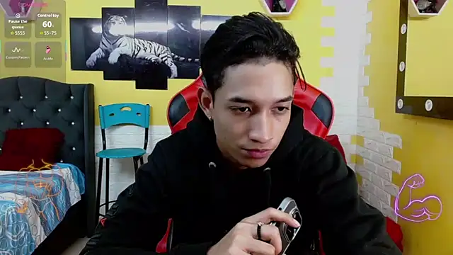 jose sexycumm online show from December 15, 2025, 7:20 pm