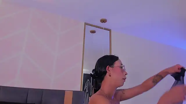 GabyPetit online show from January 7, 2026, 7:52 pm