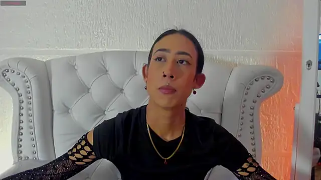 GabyPetit online show from February 14, 2026, 7:47 pm