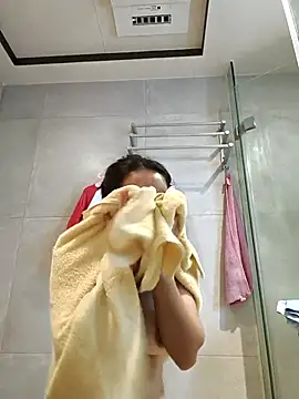 Snapshot of doggiepossession chatting on November 6, 2025, 5:55 am doggiepossession online show from November 6, 2025, 5:55 am