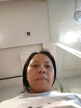 Snapshot of doggiepossession chatting on November 5, 2025, 6:38 am doggiepossession online show from November 5, 2025, 6:38 am