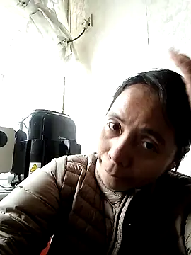 Snapshot of doggiepossession chatting on February 19, 2025, 2:01 pm doggiepossession online show from February 19, 2025, 2:01 pm