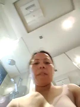 Snapshot of doggiepossession chatting on October 28, 2025, 4:57 am doggiepossession online show from October 28, 2025, 4:57 am