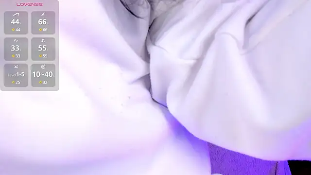 Lucy Smith2 online show from February 5, 2025, 3:45 am