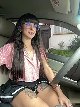 VioletaSubmissive online show from June 3, 2026, 9:52 pm
