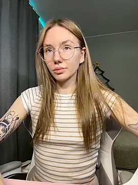 littlevildevil online show from February 2, 2026, 9:41 am