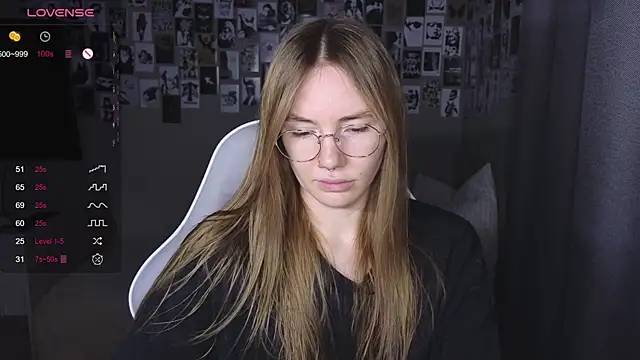 littlevildevil online show from April 6, 2026, 8:26 am