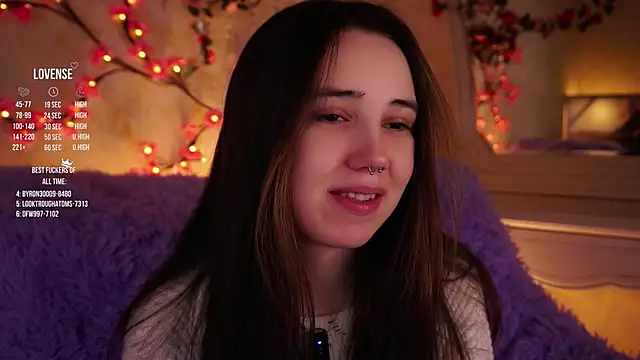 GillianDowdey online show from November 22, 2025, 3:05 am