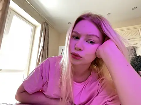 baby lianaa online show from October 13, 2025, 10:17 am