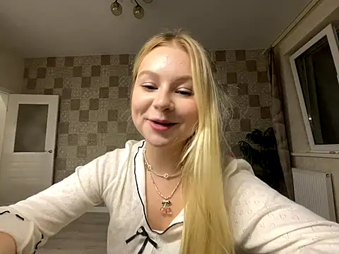 baby lianaa online show from October 9, 2025, 5:24 pm