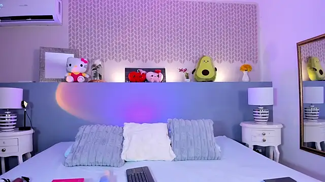 CheryelFox online show from March 27, 2026, 10:43 pm