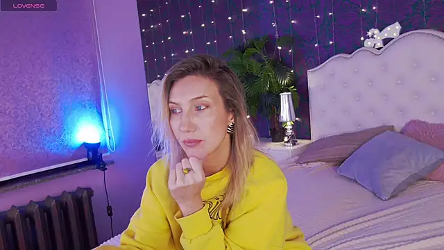 Snapshot of ElizaMayers chatting on February 8, 2026, 7:11 pm ElizaMayers online show from February 8, 2026, 7:11 pm