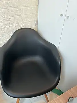 Sophie Eaton online show from April 16, 2026, 4:41 pm