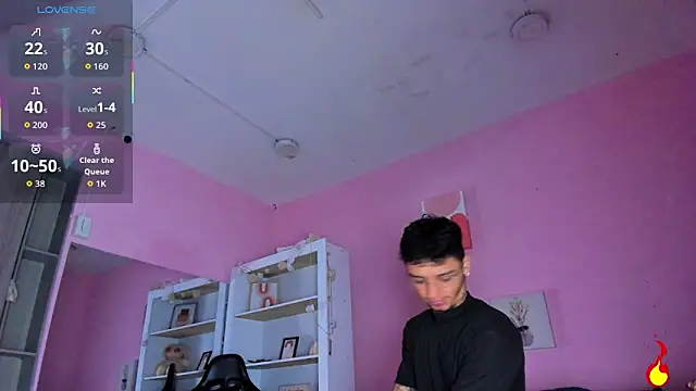 Ian Castillo  online show from November 18, 2025, 11:13 am