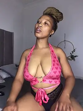 Snapshot of SZA_Doja chatting on December 13, 2024, 8:37 pm SZA Doja online show from December 13, 2024, 8:37 pm