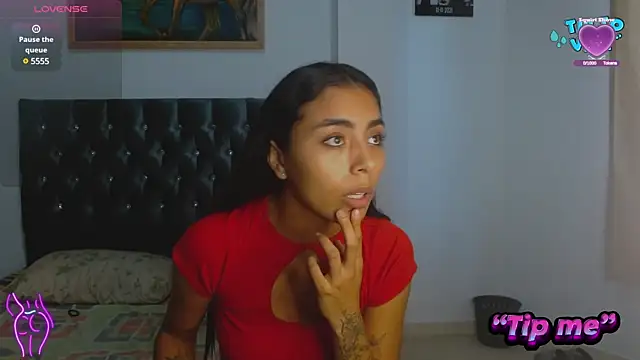 Snapshot of AntonellaAndNoah chatting on December 5, 2024, 10:06 pm AntonellaAndNoah online show from December 5, 2024, 10:06 pm